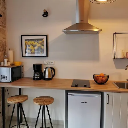 Gasthuis House Bava 4*