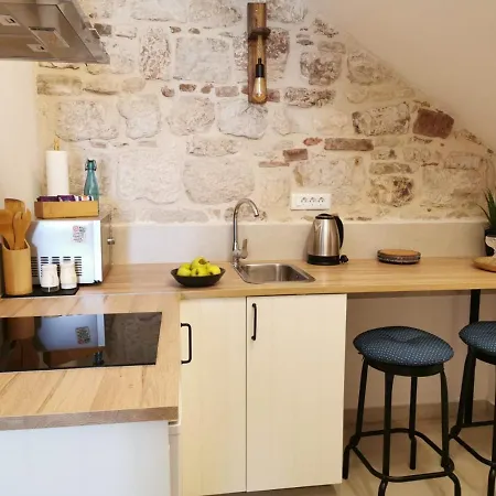 Πανσιόν House Bava 4*