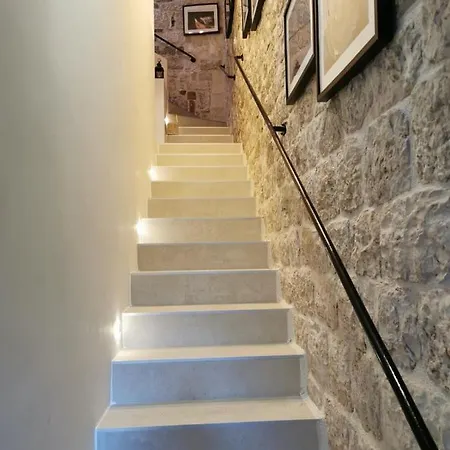 Πανσιόν House Bava 4*