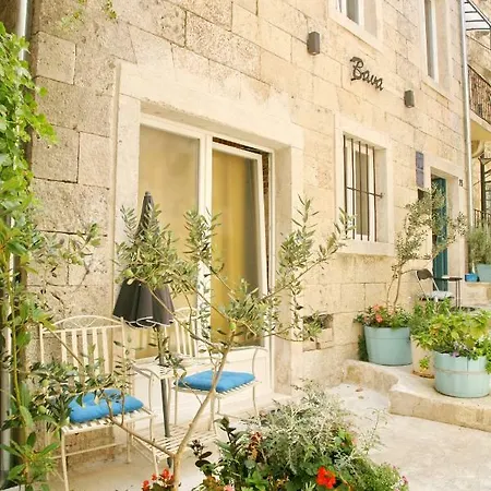 Πανσιόν House Bava